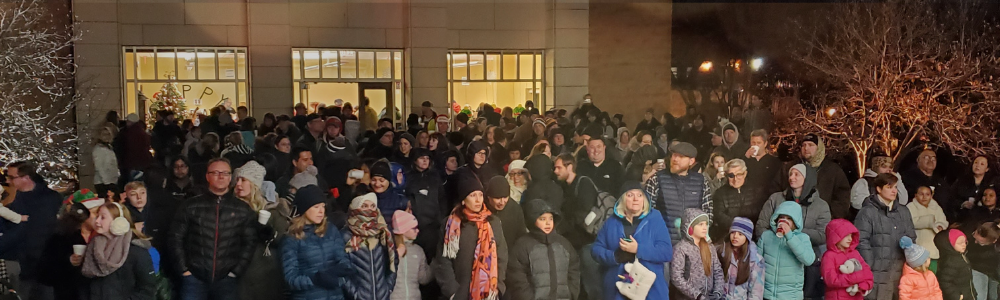 Crowd at Tree lighting 2019